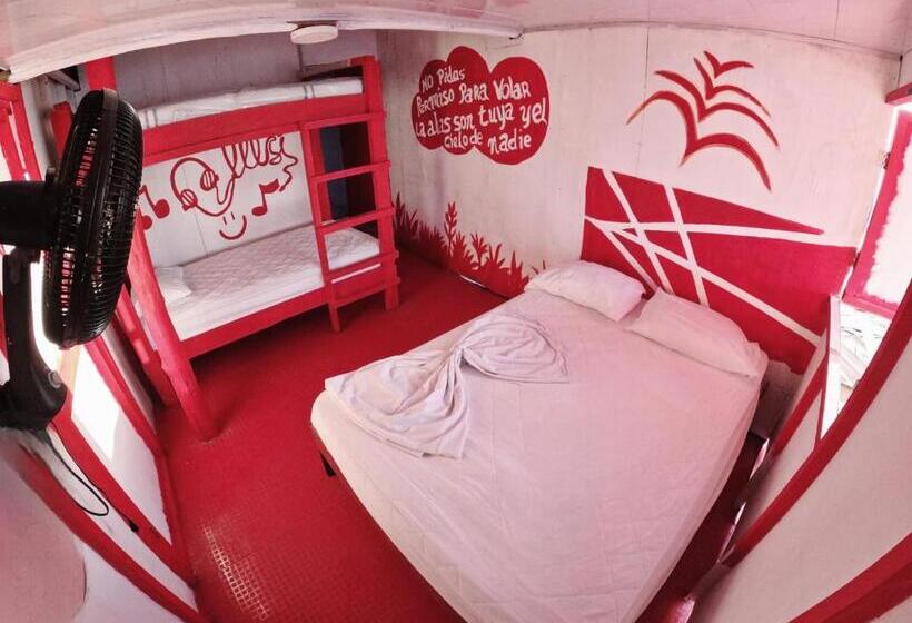 هتل Hostel Bunker Peruano Completo