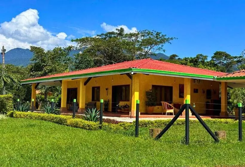 Majatalo El Ensueño Ecohostal & Glamping