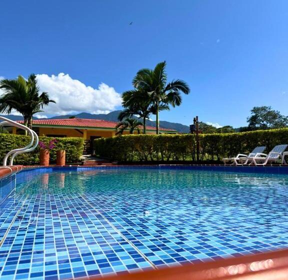 ペンション El Ensueño Ecohostal & Glamping