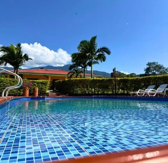 Majatalo El Ensueño Ecohostal & Glamping