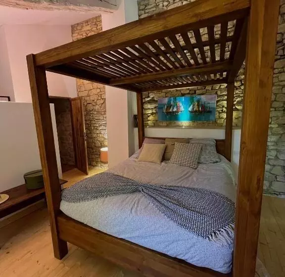 ペンション L Ostau De La Treille