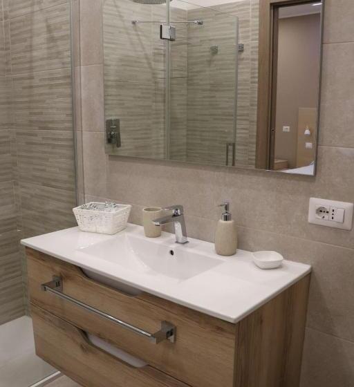 پانسیون La Colonna Dorica