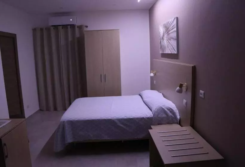 ペンション La Colonna Dorica