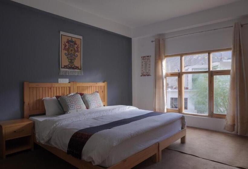 Пансион Mahabaudha House