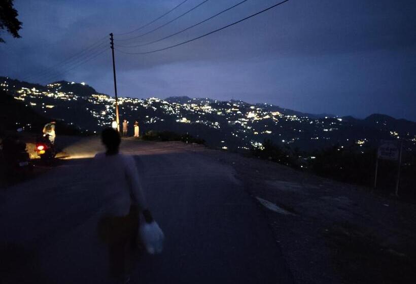 אתר נופש Queen S View Villa By The Cafe