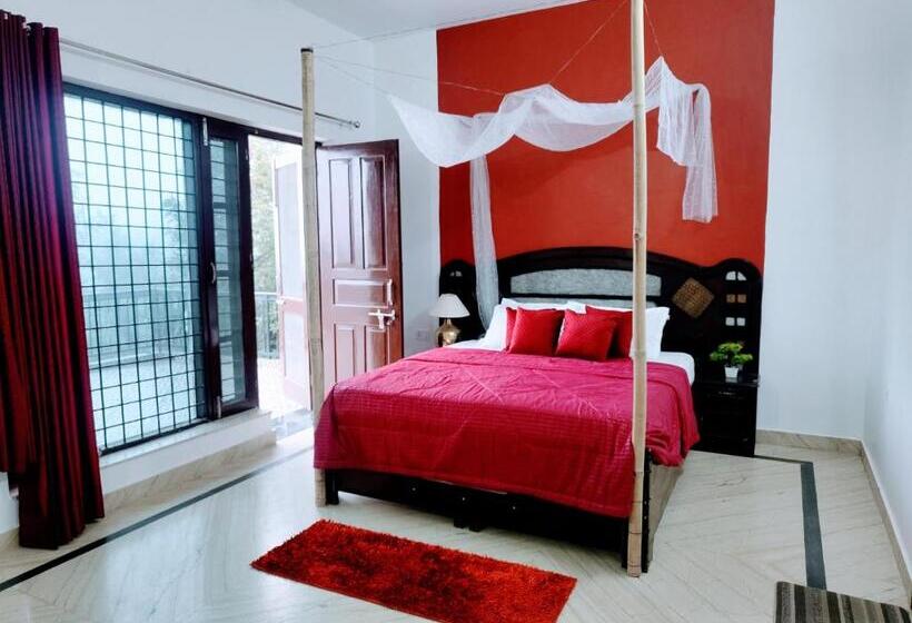 אתר נופש Queen S View Villa By The Cafe