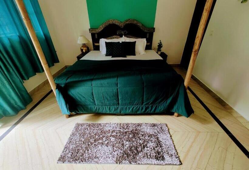 אתר נופש Queen S View Villa By The Cafe