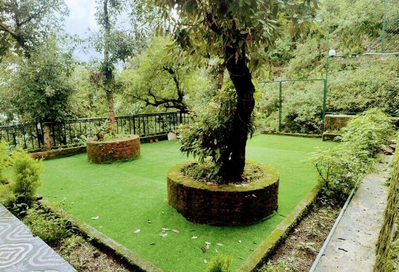 אתר נופש Queen S View Villa By The Cafe