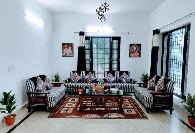 אתר נופש Queen S View Villa By The Cafe