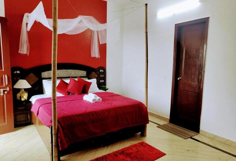 אתר נופש Queen S View Villa By The Cafe