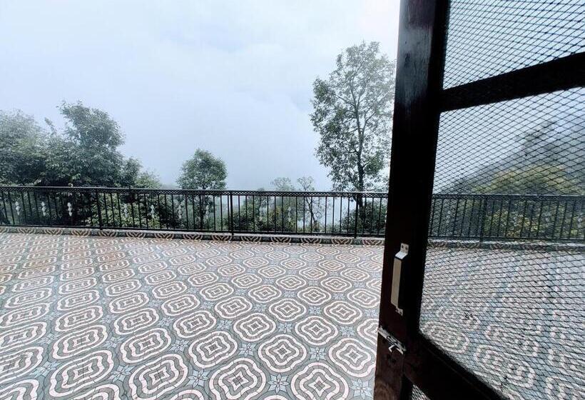 אתר נופש Queen S View Villa By The Cafe