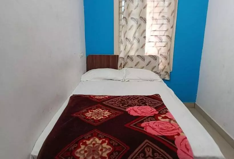 ホテル Srinivasa Residency