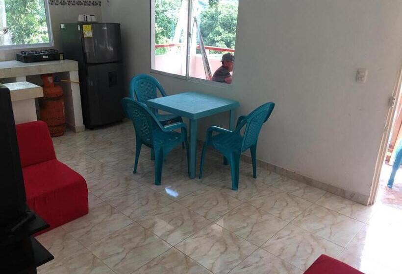 پانسیون Hostal La Gran Ceci