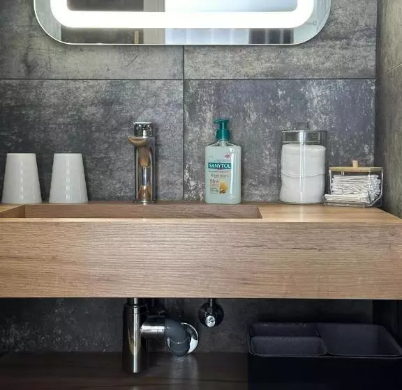 Majatalo L Obsidienne