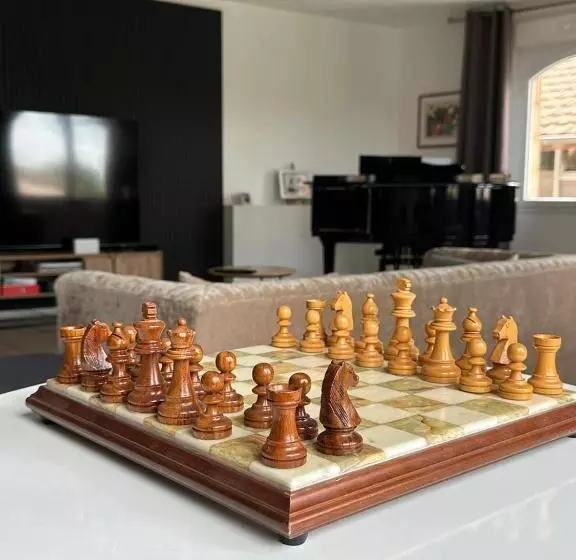 Majatalo L Obsidienne