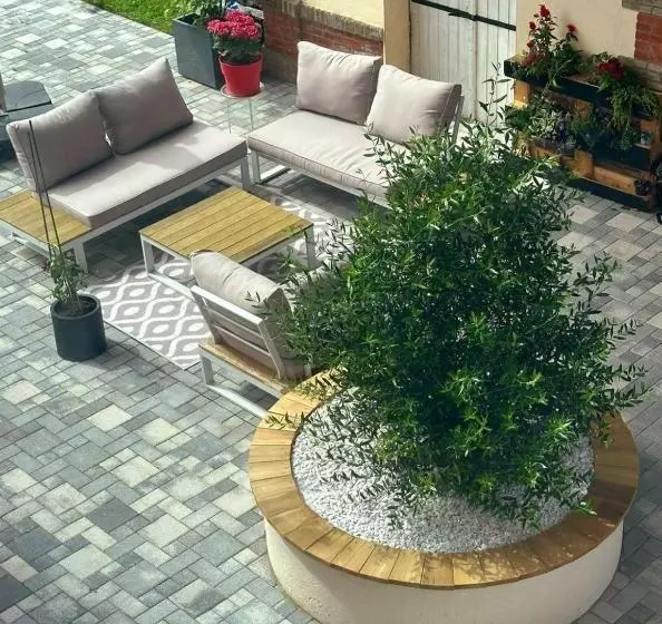 Majatalo L Obsidienne