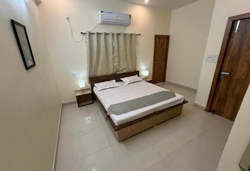 פנסיון Shivashray Luxury Stays & Inn