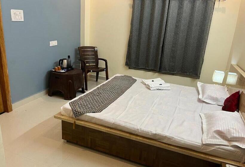 פנסיון Shivashray Luxury Stays & Inn