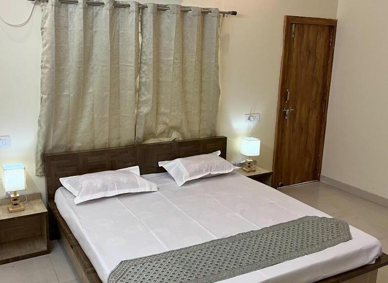 פנסיון Shivashray Luxury Stays & Inn