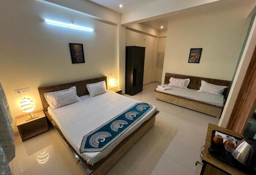 פנסיון Shivashray Luxury Stays & Inn