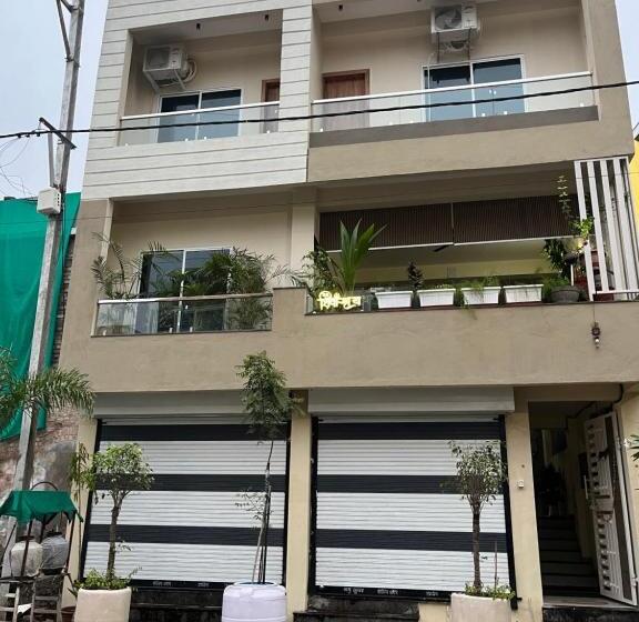 פנסיון Shivashray Luxury Stays & Inn