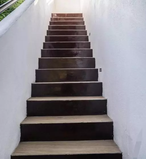 ペンション The Elegance