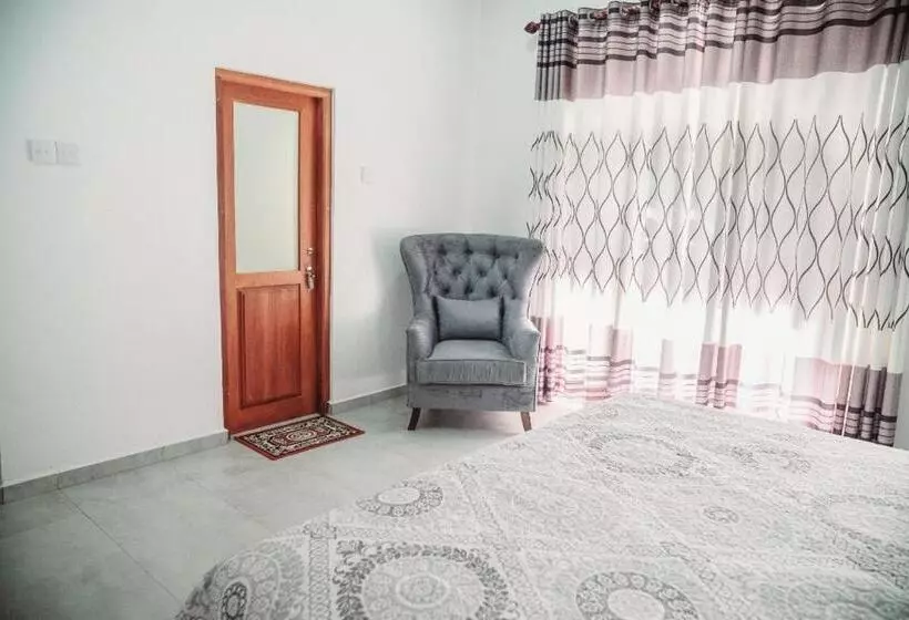 ペンション The Elegance