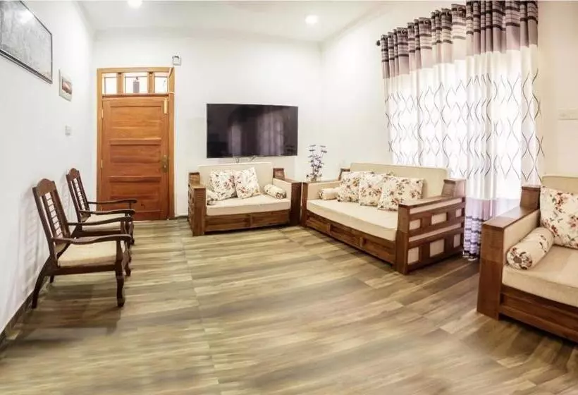 ペンション The Elegance