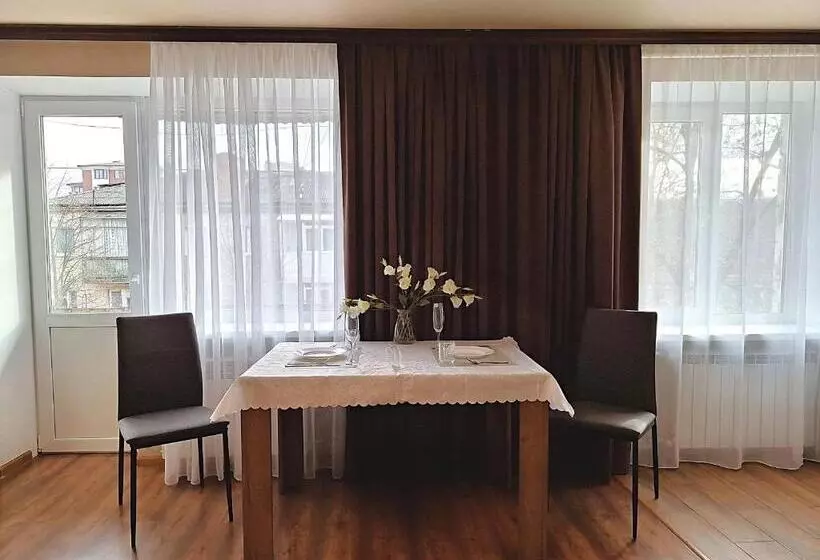 двокімнатна квартира навпроти театру гоголя у центрі полтави мережа Alexapartments документи для від