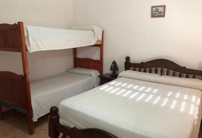 تختخواب و صبحانه Hospedaje Rojas