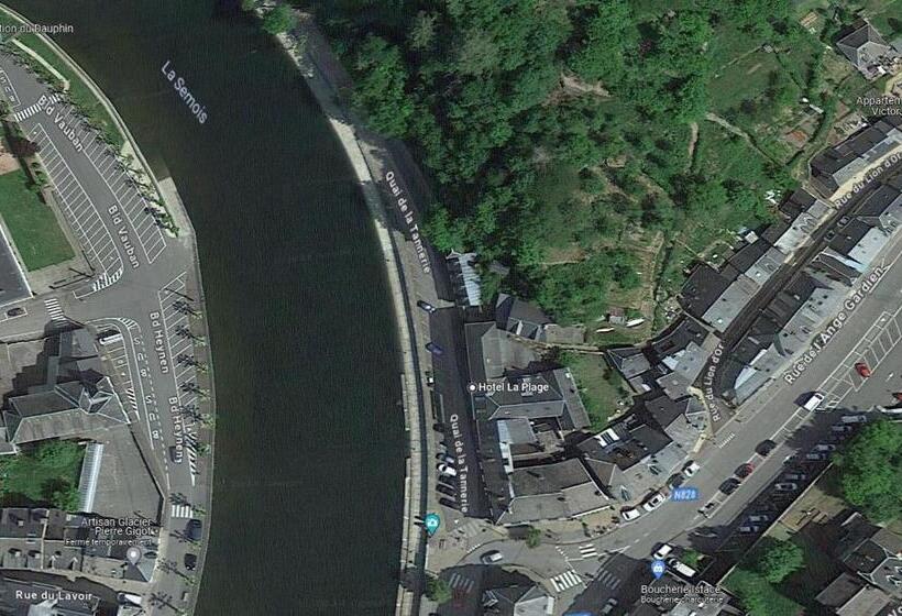 هتل Maison De Vacances Bouillon 36 Personnes