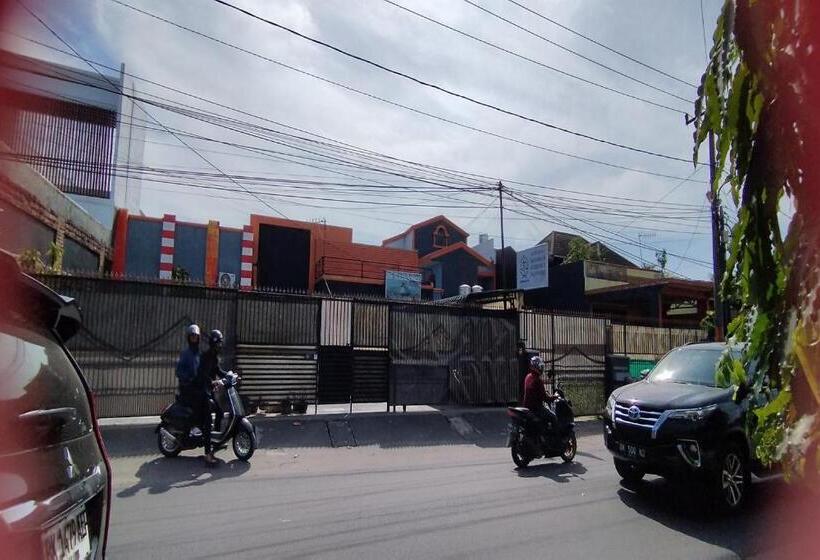 Otel Oyo 94157 38 Residence