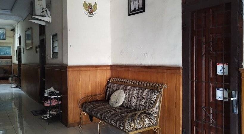 Otel Oyo 94157 38 Residence