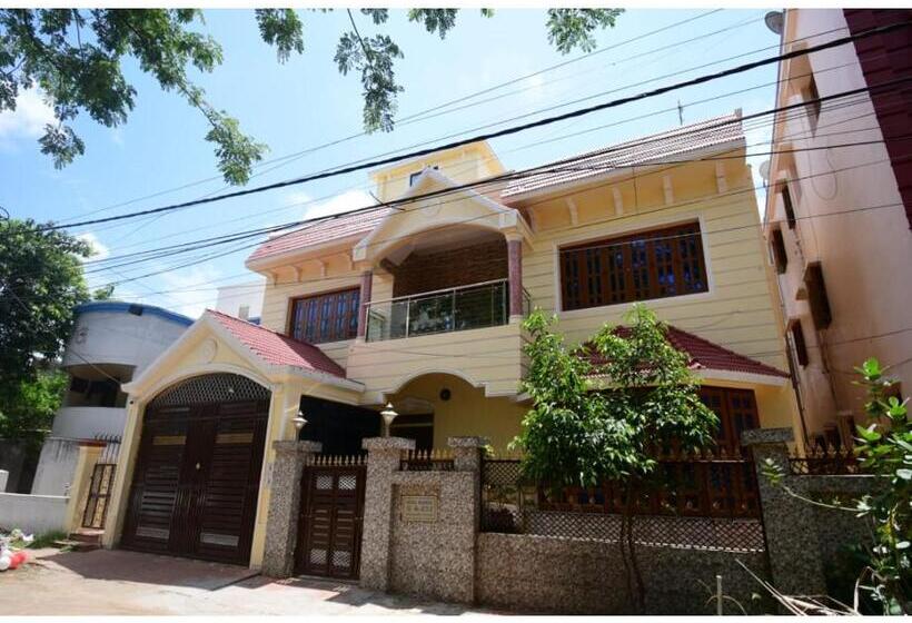 בית מלון כפרי West House Residency Near Infocity Best Selling Property In Bhubaneswar