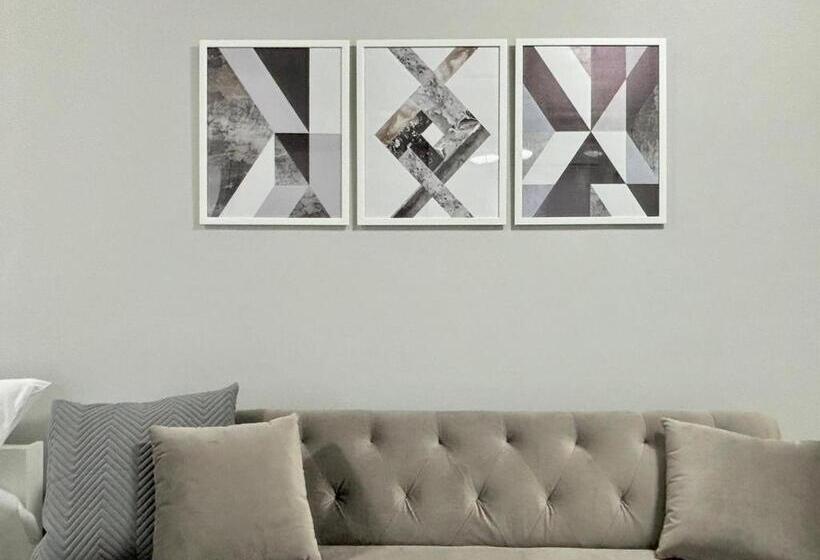 Neighbor S Hotel 西十日市