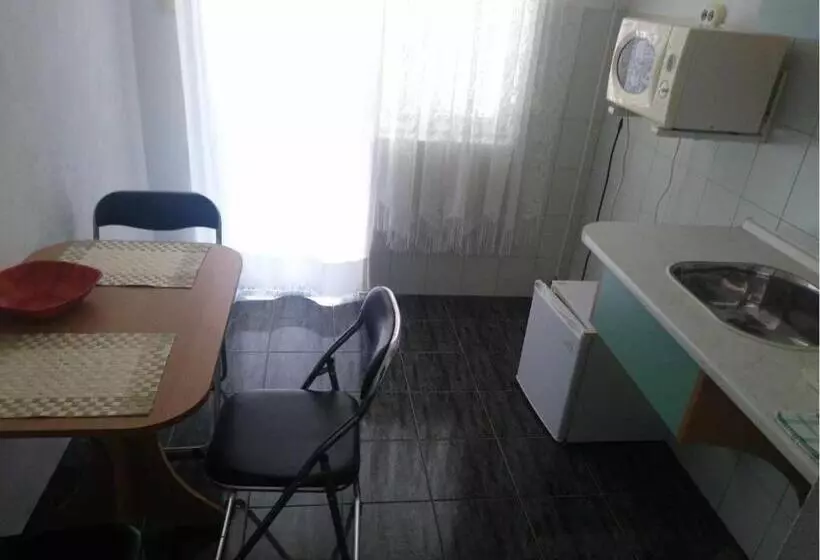 پانسیون стаи за гости ники тити