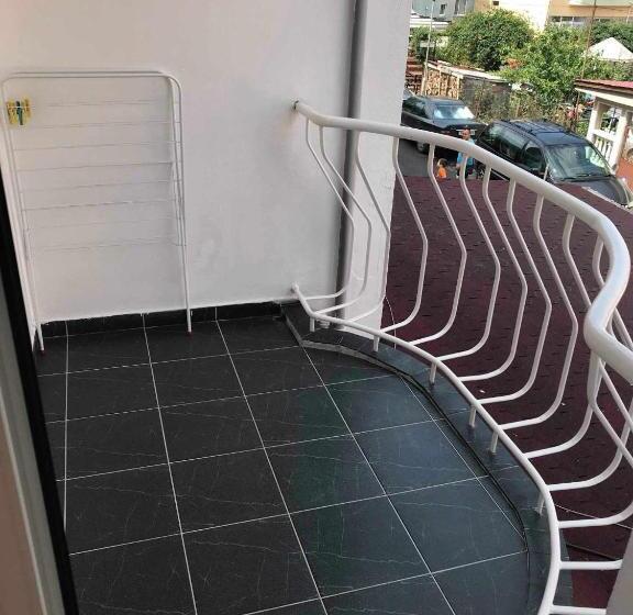 بنسيون стаи за гости ники тити