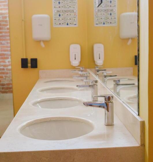 بنسيون Bodegante Hostal 3