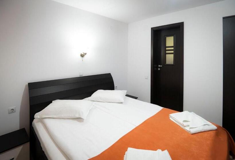 پانسیون Roua Muntelui