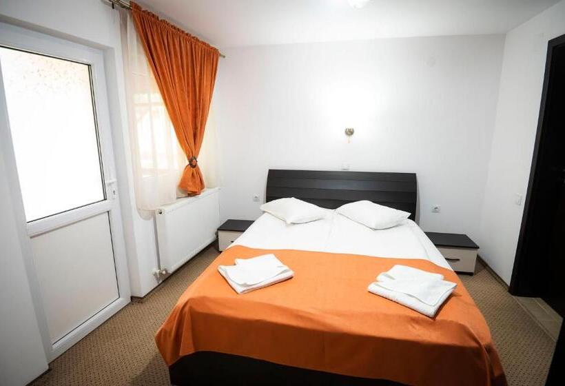 پانسیون Roua Muntelui