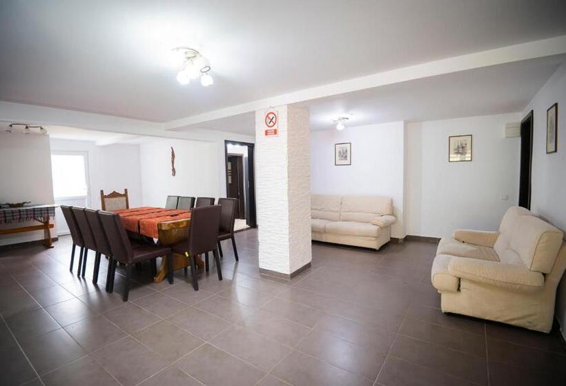 پانسیون Roua Muntelui