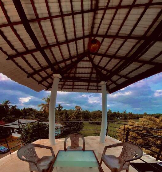 بنسيون Triangle Villa