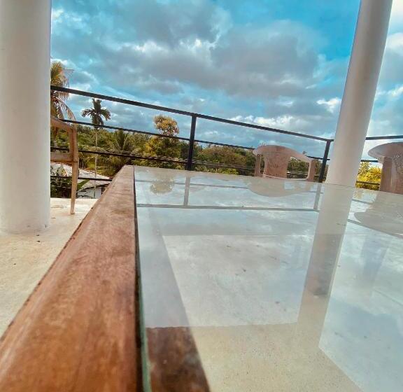 بنسيون Triangle Villa