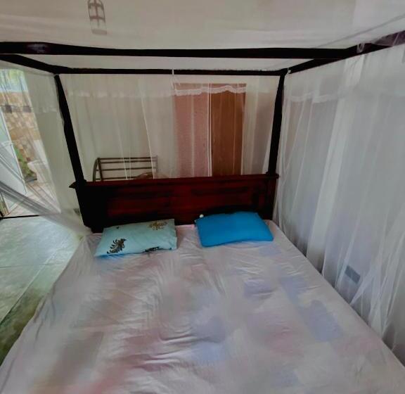 بنسيون Triangle Villa