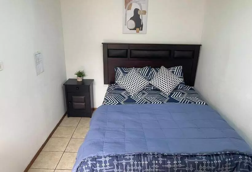 Retkeilymaja Alojamiento Puente Alto