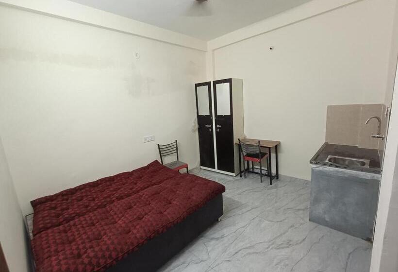 هاستل Shelter Inn By Swastik