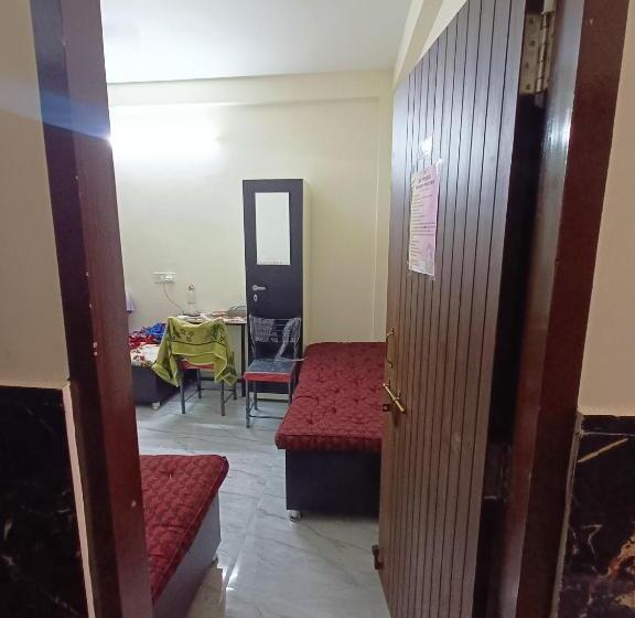 هاستل Shelter Inn By Swastik