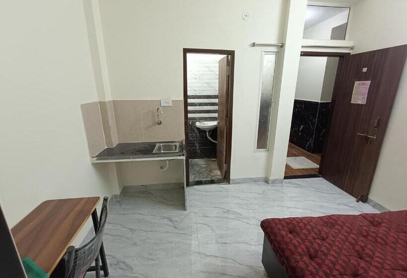 هاستل Shelter Inn By Swastik