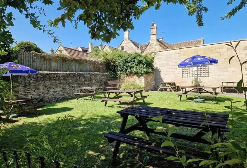 Retkeilymaja The Royal Oak