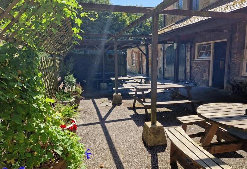 ユースホステル The Royal Oak